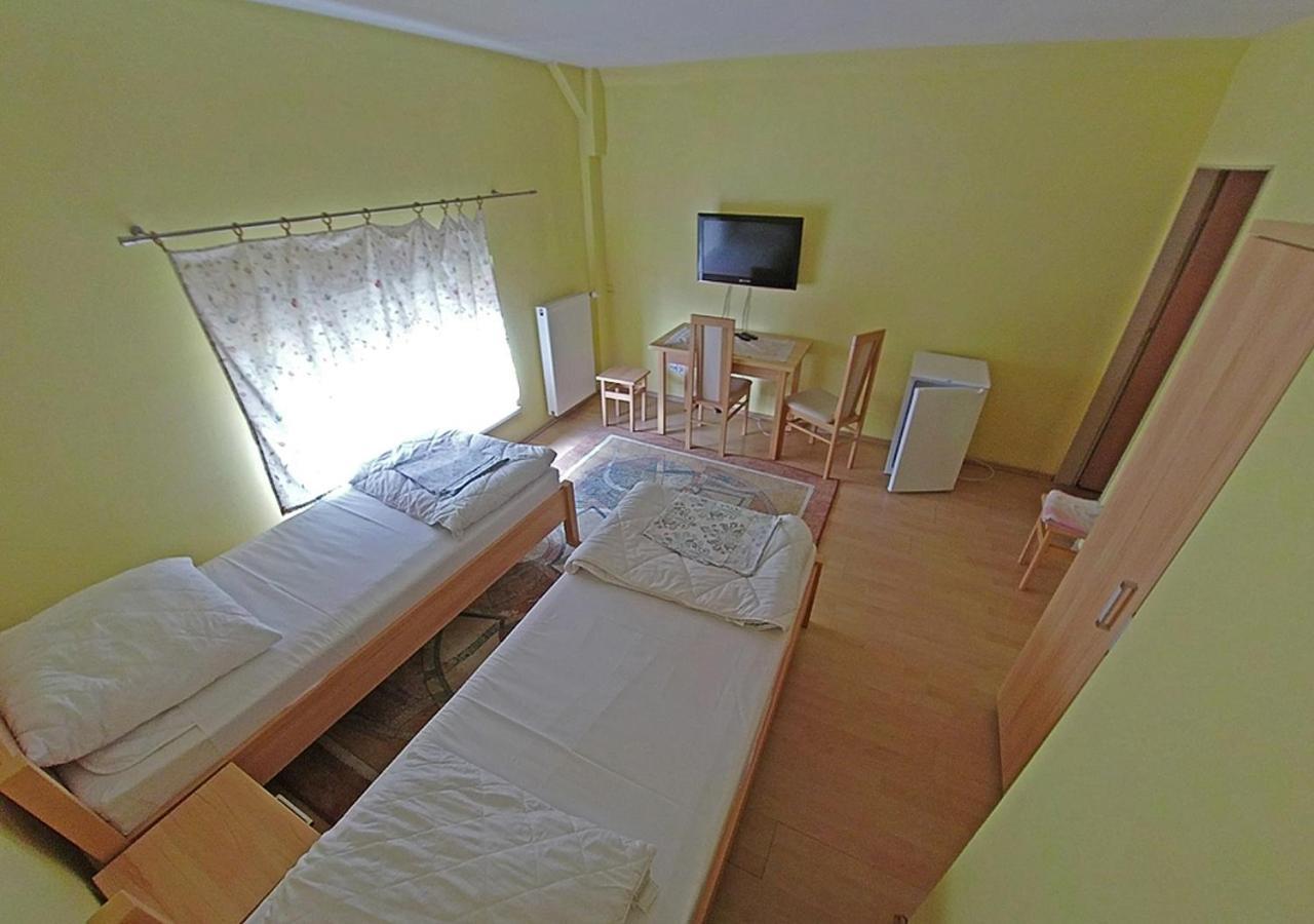 Hostel "Na Bocianowie" Bydgoszcz Kültér fotó